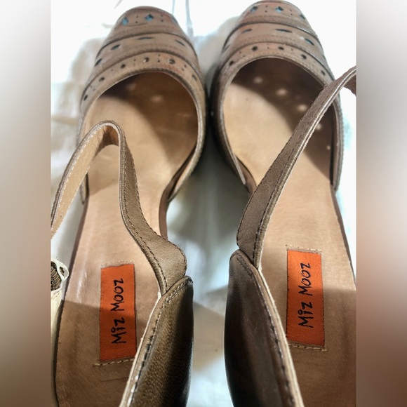Miz Mooz brown Fargo Heels, size 8 - Picture 8 of 10